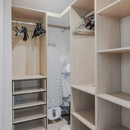 Charming Apt In Central - 1br 2p -sebastopol Διαμέρισμα *